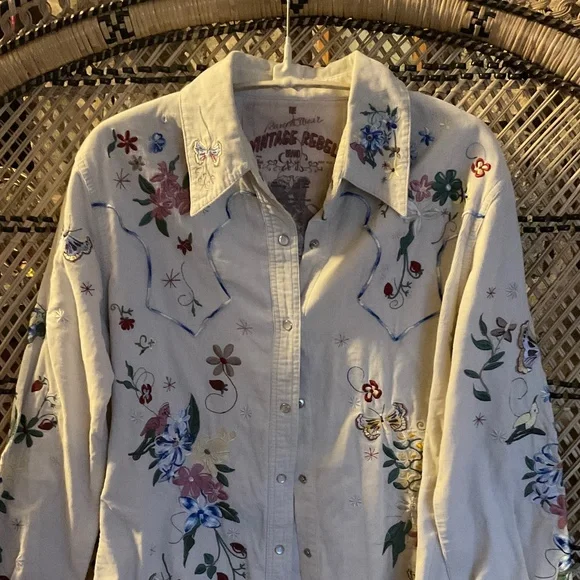 Whimsical Westen-Wear, snap button tan corduroy blouse - Picture 14 of 16